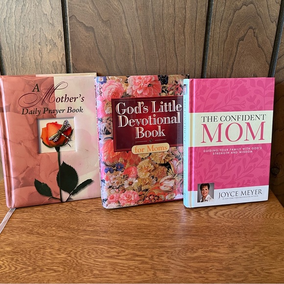 Other - Mom’s Devotional Book Bundle